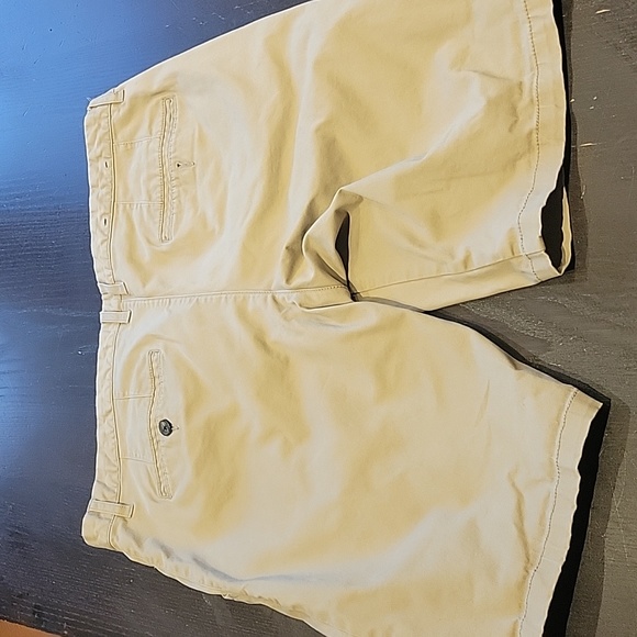 Mens khaki shorts - Picture 4 of 4